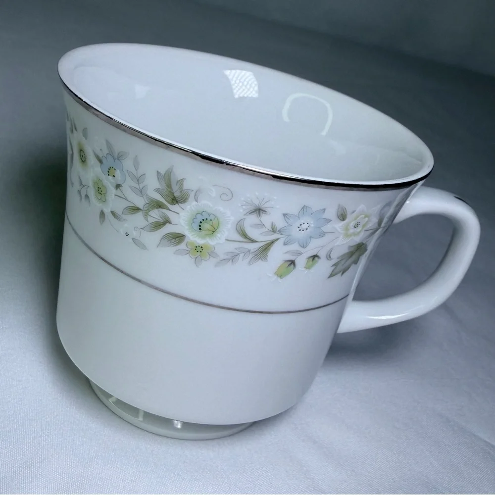 Vintage Porcelain Imperial China W Dalton #745 Blue And Silver Wildflower Teacup
